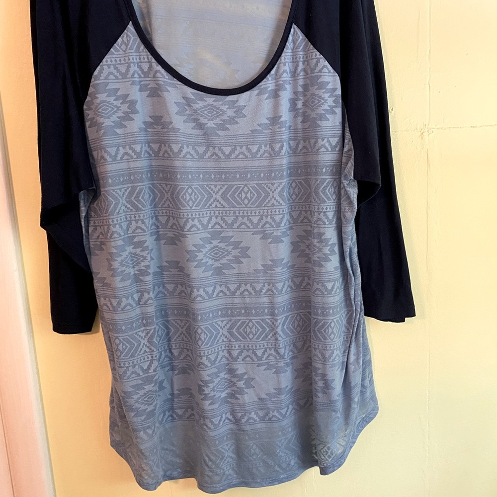 3/4 sleeve raglan blue top
